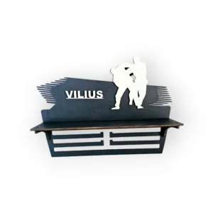 Medinė medalių kabykla su lentynėle Karate 2