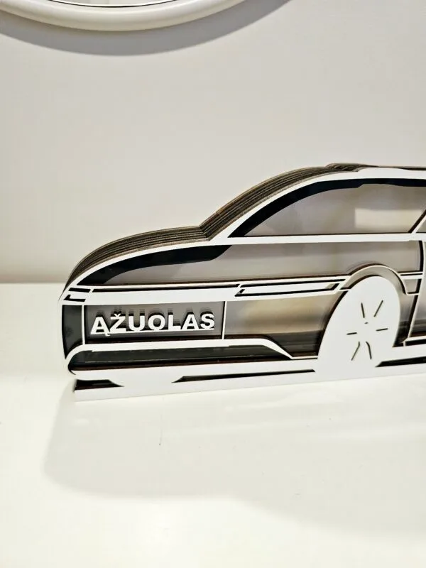 Medinė vardinė taupyklė Automobilis - Image 6